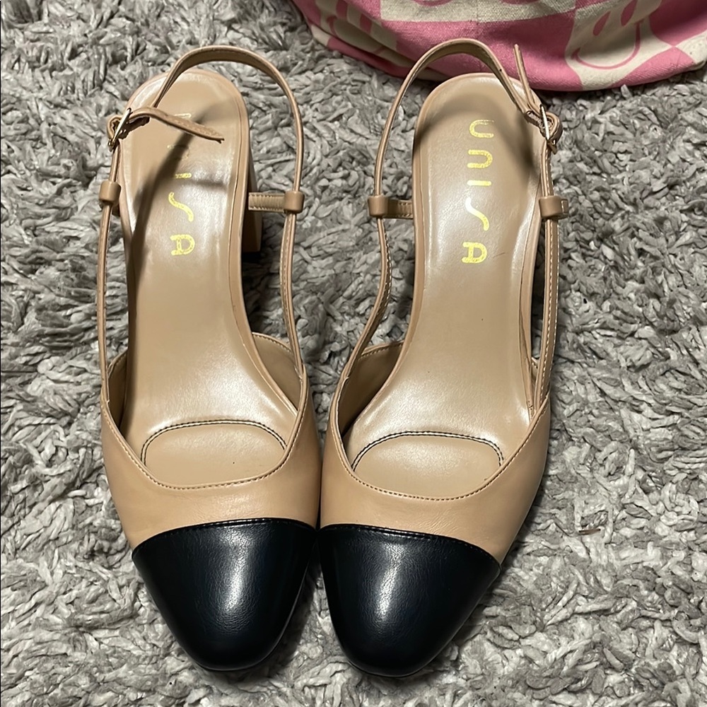 Unisa Women's Tan and Black Slingback Heels